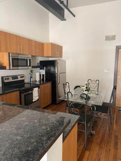 Charming 2 Bedroom Apartment Near Vcu Richmond Esterno foto