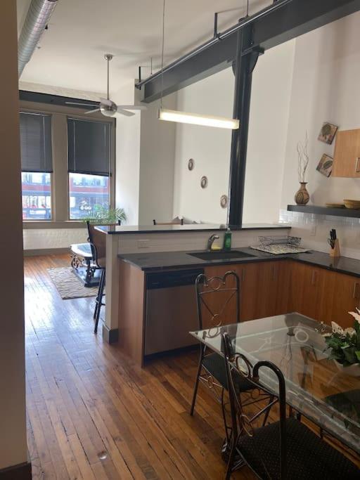 Charming 2 Bedroom Apartment Near Vcu Richmond Esterno foto